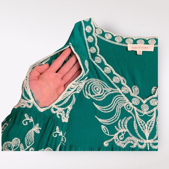Solitaire Boho Emerald Green Embroidered Floral Cold Shoulder Top Size M Boho‎ - Picture 4 of 9